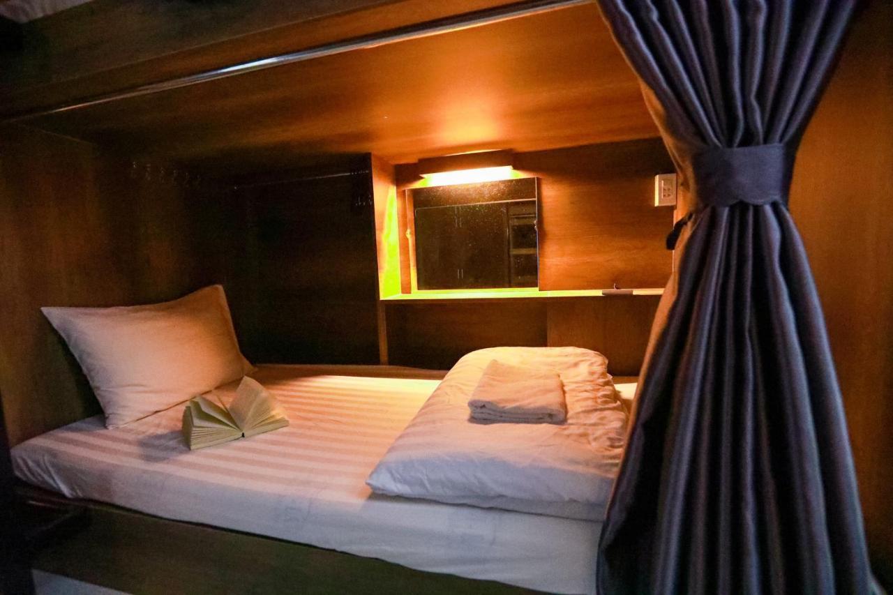 Bui Vien Street Hostel *